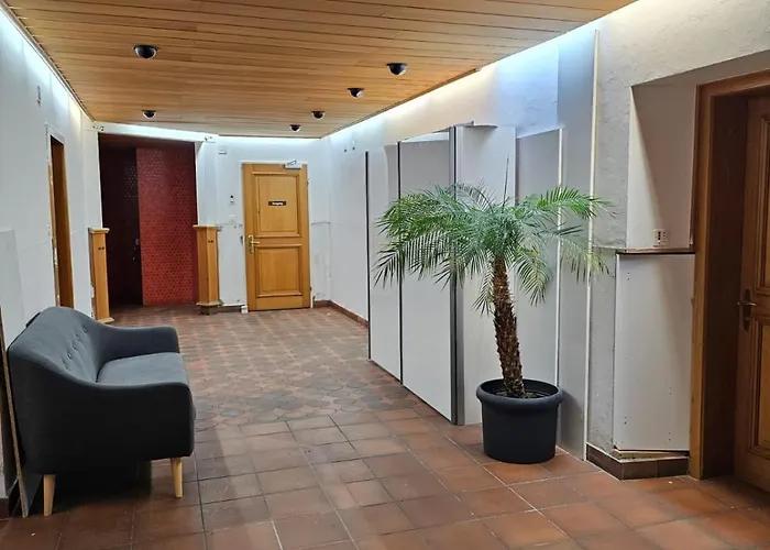 -neptun- Mit Gemeinsamer Kueche Und Bad In Der Altstadt Chur